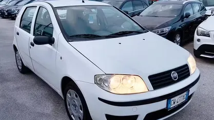 Usata Fiat Punto 69 CV (50 kW) 2005 Bianco Utilitaria