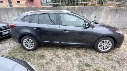 Usata Renault Mégane GrandTour 110 CV (80 kW) 2012 Grigio Station wagon