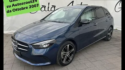 Usata Mercedes B250e 160 CV (117 kW) 2021 Blu Monovolume