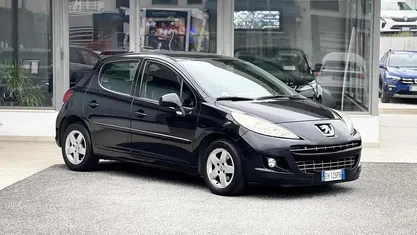 Usata Peugeot 207 70 CV (51 kW) 2011 Berlina