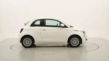 Usata Fiat 500e Action 42 kW (58 CV) 2021 Biancobianco Utilitaria