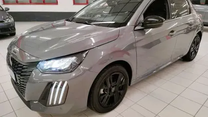 Nuova Peugeot 208 Allure+ 101 CV (74 kW) 2025 Grigio scuro Utilitaria