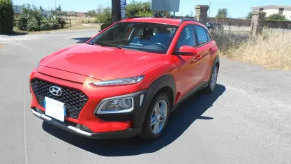 Usata Hyundai Kona Xpossible 120 CV (88 kW) 2019 Rosso SUV