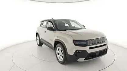 Usata Jeep Avenger Altitude 101 CV (74 kW) 2025 Beige SUV