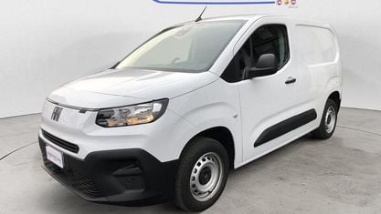 Usata Fiat Doblò 102 CV (75 kW) 2024 Bianco Monovolume