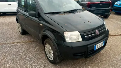 Usata Fiat Panda 4x4 60 CV (44 kW) 2009 Nero Utilitaria