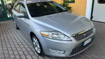 Usata Ford Mondeo Titanium 140 CV (102 kW) 2010 Nero Station wagon