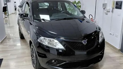 Nero Usata 2020 Lancia Ypsilon Gold Due volumi | 10.500 € (Buon prezzo)