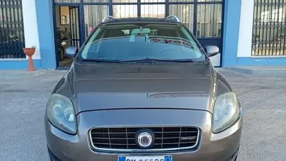 Usata Fiat Croma Emotion 150 CV (110 kW) 2008 Marrone Station wagon