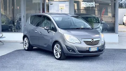 Usata Opel Meriva 120 CV (88 kW) 2012 Grigio Monovolume