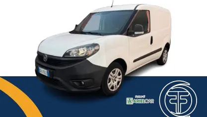 Usata Fiat Doblò Lounge 95 CV (69 kW) 2020 Bianco Monovolume