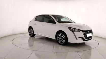 Usata 2022 Peugeot 208 Allure Due volumi | 15.900 € (Buon prezzo)