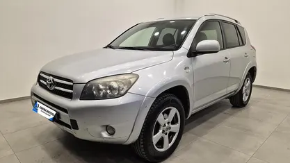 Usata Toyota RAV4 Luxury 177 CV (130 kW) 2006 Argento SUV