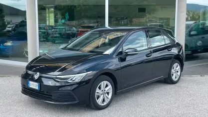 Usata VW Golf VII Life 116 CV (85 kW) 2021 Nero Utilitaria