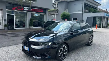 Gebraucht Opel Astra Ultimate 131 PS (96 kW) 2024 Schwarz Limousine