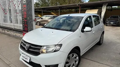 Usata Dacia Sandero Ambiance 75 CV (55 kW) 2014 Berlina