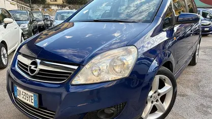 Usata Opel Zafira 150 CV (110 kW) 2009 Blu Monovolume