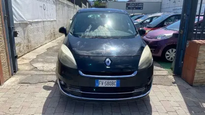 Usata Renault Scénic III 110 CV (80 kW) 2012 Nero Monovolume