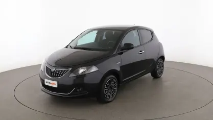 Usata Lancia Ypsilon Gold 70 CV (51 kW) 2021 Nero Utilitaria