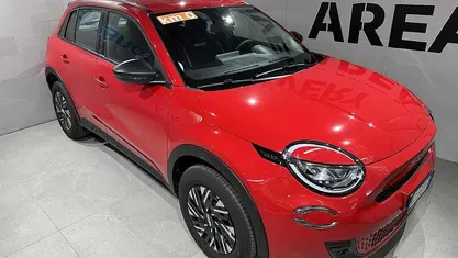 Nuova Fiat 600 101 CV (74 kW) 2025 Rosso SUV