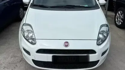 Usata Fiat Grande Punto 69 CV (50 kW) 2013 Bianco Utilitaria