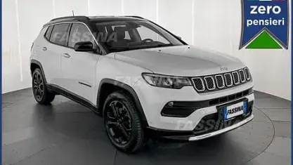 Usata Jeep Compass Limited 131 CV (96 kW) 2022 Bianco/nero SUV