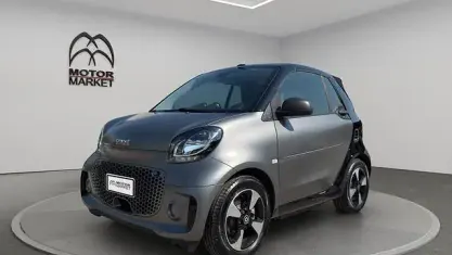 Usata Smart ForTwo Electric Drive Passion 60 kW (82 CV) 2023 Titania grey matt Cabrio