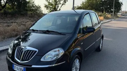Usata Lancia Musa S 95 CV (69 kW) 2010 Marrone Monovolume