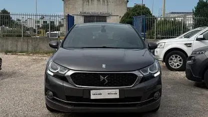Usata DS Automobiles DS4 Chic 120 CV (88 kW) 2016 Grigio Berlina