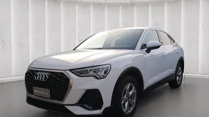 Begagnad Audi Q3 Sportback Business Plus 150 HK (110 kW) 2023 Vit SUV