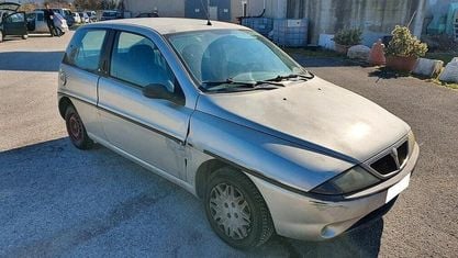 Usata Lancia Ypsilon 60 CV (44 kW) 1999 Grigio Utilitaria