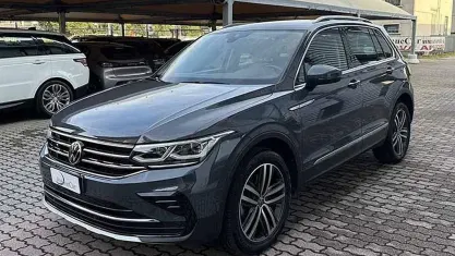 Gebraucht VW Tiguan Elegance 200 PS (147 kW) 2021 Grau SUV