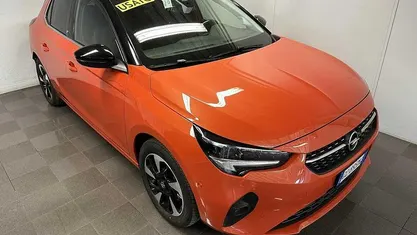 Arancione Usata 2020 Opel Corsa-e Elegance Due volumi | 13.100 € (Buon prezzo)