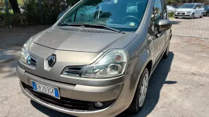 Usata Renault Modus Night&Day 75 CV (55 kW) 2011 Giallo Monovolume