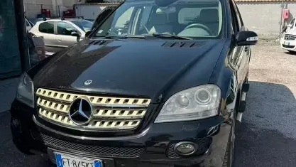 Usata Mercedes ML320 224 CV (164 kW) 2005 Nero SUV