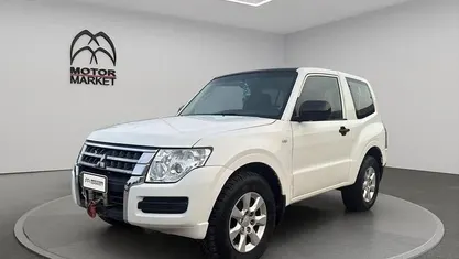 Begagnad Mitsubishi Pajero 190 HK (139 kW) 2018 Vit SUV