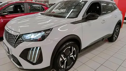 Usata Peugeot 2008 Allure+ 101 CV (74 kW) 2024 SUV