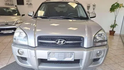 Usata Hyundai Tucson Active 141 CV (103 kW) 2007 Argento SUV