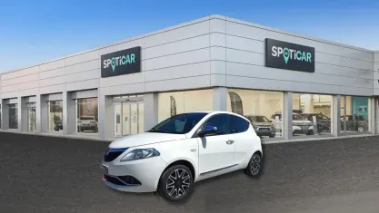 Usata Lancia Ypsilon 69 CV (50 kW) 2020 Bianco Utilitaria