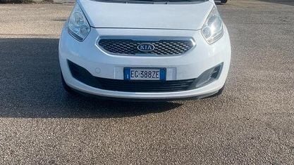 Usata Kia Venga 90 CV (66 kW) 2011 Bianco Utilitaria