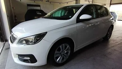 Bianco Usata 2017 Peugeot 308 Active Tre volumi | 8950 € (Buon prezzo)