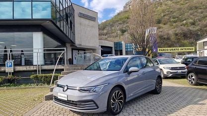 Brugt VW Golf VIII Life 150 HK (110 kW) 2022 Grå Hatchback