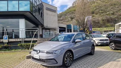 Usata VW Golf VIII Life 150 CV (110 kW) 2022 Utilitaria