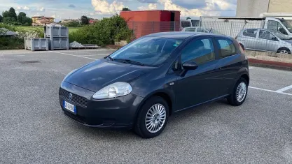 Usata Fiat Grande Punto Dynamic 77 CV (56 kW) 2007 Grigio Utilitaria