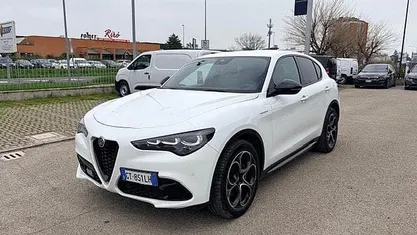 Usata Alfa Romeo Stelvio Veloce 209 CV (153 kW) 2024 Bianco SUV