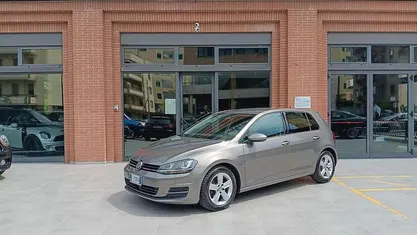 Grigio Usata 2016 VW Golf VII Highline Tre volumi | 12.490 € (Buon prezzo)