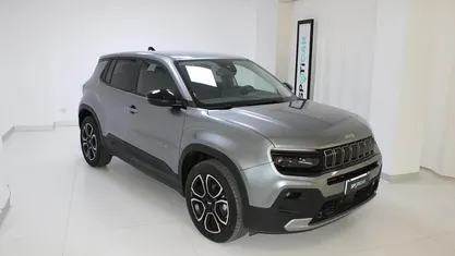 Usata Jeep Avenger Summit 101 CV (74 kW) 2025 Grigio SUV