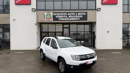 Usata 2015 Dacia Duster Lauréate SUV | 7500 € (Buon prezzo)