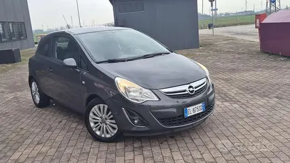 Usata Opel Corsa 85 CV (62 kW) 2012 Utilitaria