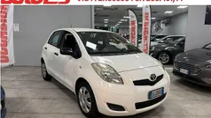 Usata 2010 Toyota Yaris Sol Tre volumi | 4499 € (Buon prezzo)